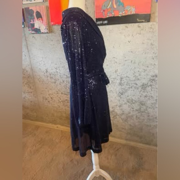 DNKY Navy Sequin Balloon‎ Sleeve Wrap Dresss size 10 NWT but pulled sequinns - Picture 4 of 6